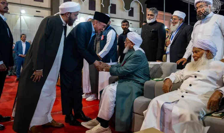 Grand Mufti and Malaysian PM meet in Kerala; a fitting reply to critics.