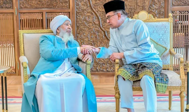 Malaysian PM Anwar Ibrahim to visit Kerala's Jamia Markaz after the BRICS summit.