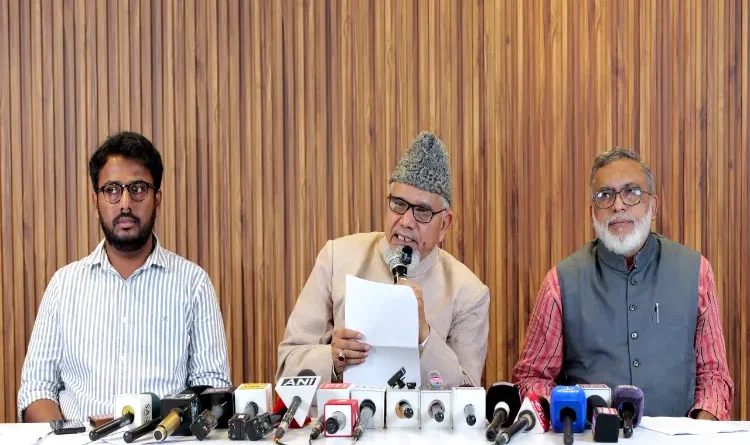 Jamaat-e-Islami Hind appeals to the government for dialogue.