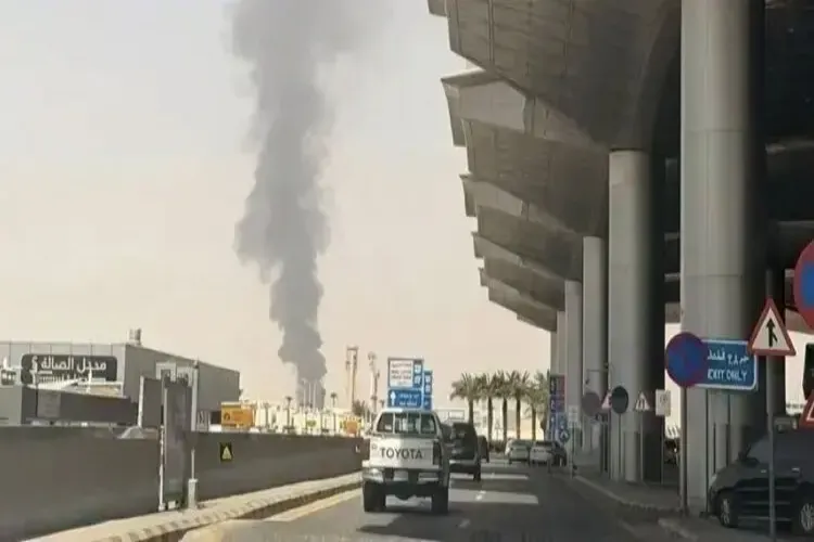 Missile attack on Riyadh airport; 12 dead and 309 injured.